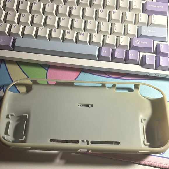 Nintendo switch lite case and joycon covers - Picture 2 of 3